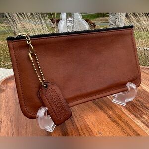 Vintage COACH British Tan Brown Glovetanned Leather Skinny Case